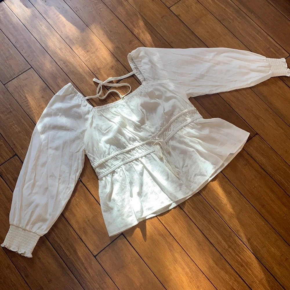 Ava & Viv White Puff Sleeve Blouse - Picture 1 of 5